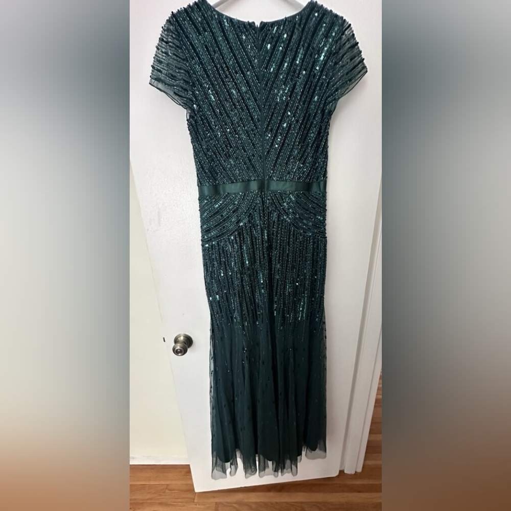Adrianna Papell size 12 emerald/ hunter green dress. Worn one time for a wedding